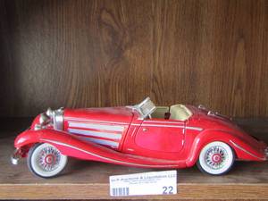 lot 22 image: Mercedes Benz 500k - 1936 model car