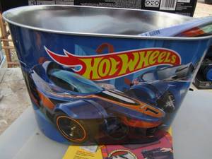 lot 25 image: scrap book organizer , new kids kite- various small toys