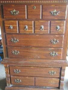 lot 54 image: 6 drawer wooden dresser 604018