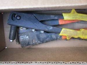 lot 70 image: RIVET GUNS X 2
