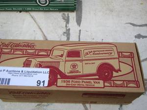 lot 91 image: ERTL Collectables Texaco lubricants - 1936 Ford panel van