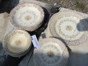 lot 97 image: Knowles dish set- 7 dessert bowls- 13 plates- 5 salad bowls- 5 dinner plates