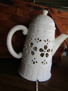 lot 110 image: tea pot lamp