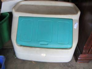 lot 113 image: little tykes toy box plastic