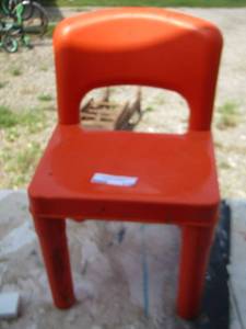 lot 118 image: Orange childrens chair