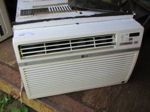 lot 154 image: LG  Express window air conditioner unit