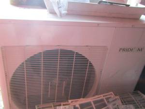 lot 158 image: Pridiom outside AIR CONDITIONER UNIT  comes with 4 indoor control units and base