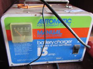 lot 196 image: automatic over night 15 amp battery charger