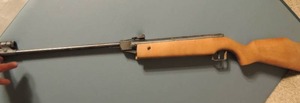 lot 129 image: Crossman 3100 -177 Pellet Gun has some rust