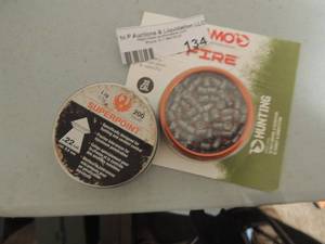 lot 134 image: Pellets- Suneport 22 cal- Red fire 22 cal