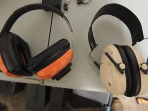 lot 135 image: 2 head sets- ear sets