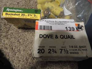 lot 139 image: 20GA. SHOTGUN SHELLS  7 12 SHOT BOX, BAG OF 17  & BUCKSHOT 2 34 QTY 3