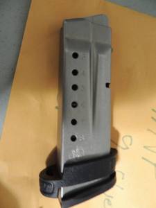 lot 220 image: S & W - 9mm 9 shot CLIP