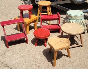 lot 39 image: Lot of 9 vintage stools and a square sideend table as shown