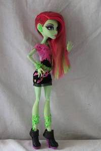 lot 114 image: Monster High Music Festival Punk Rock Venus McFlytrap