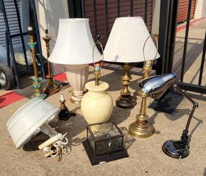 lot 26 image: Large Lot of Vintage and Newer Lamps most work, also great for repurposing