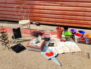 lot 88 image: Way cool funky miscellaneous lot