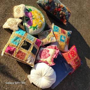 lot 163 image: Pillow Lot