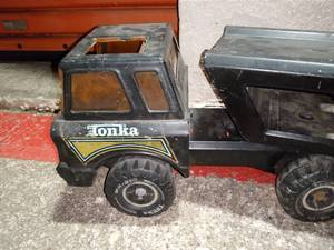 lot 203 image: Vintage Toys