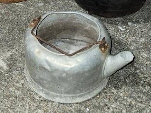 lot 225 image: Old Vintage Rustic Metal Lot
