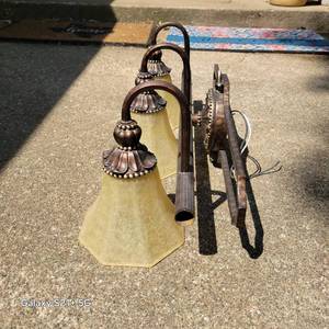 lot 106 image: Hardwire Three Light Fixture