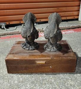 lot 197 image: Vintage Wood Silverware Chest With Glasses and Birds