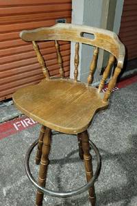 lot 196 image: Vintage Wooden Swiveling Bar Stool