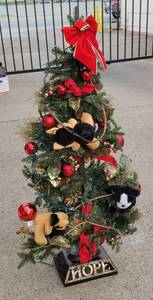 lot 281 image: Four Foot Pre-Decorated Doggy Christmas Tree
