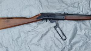 lot 292 image: Daisy MFG. No. 95 BB Gun Tested and Working