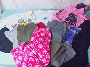 lot 20 image: 11 PC Mixed Womens Clothing Set (15-16L) w NASA, GW, Etc.