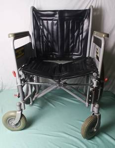 lot 72 image: XL Wheelchair Holds 750 lbs - QV DESCR