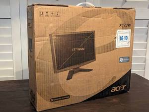 lot 135 image: NEW - Acer 17 X173W Widescreen LCD Monitor (Set 2)