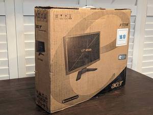 lot 134 image: NEW - Acer 17 X173W Widescreen LCD Monitor (Set 1)