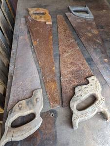 lot 127 image: Set of 4 Vintage and Antique Hand Saws Including Disston Brand