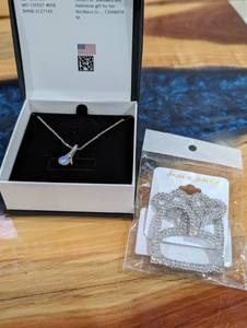 lot 123 image: NEW - 14k White Gold Finished Stailess Steel Necklace and Double Heart Earrings - QV DESCR
