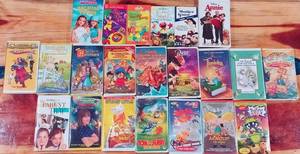 lot 118 image: 22 Pc VHS Set w Mary-Kate & Ashley Olsen, Mc Donalds, Disneys Annie, An American Tale, Etc