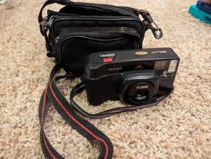 lot 109 image: Pentax IQ Zoom 60 35mm Camera with Case