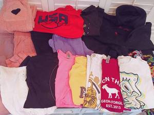 lot 89 image: 16 Pc Womens Clothing (M) w Disney Mickey, Sponge Bob, Goats on the Roof, Chomp, Scoobie Doo, Etc.