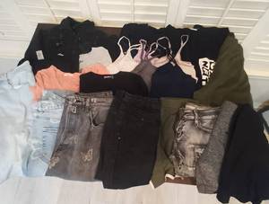 lot 87 image: 22 Pc Womens Clothing (7-929M) w Authentic Denium. Cartoon Network, Tinseltown, Etc.