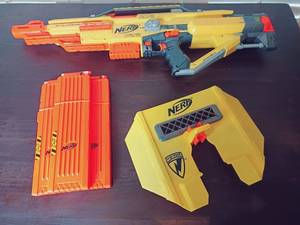 lot 81 image: NERF N-Strike Stampede ECS Automatic Gun w 3 Refillable Orance Magazine Quick Clips Filled w NERF Bullets - Battery Operated - Functioning at Time of Testing