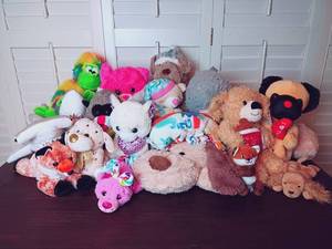 lot 74 image: 18 Pc Stuffed Animal Set w Baboon, Ape, Cats, Prayer Bear, Dogs, Etc.