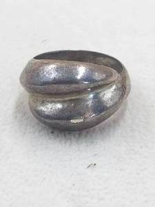 lot 24 image: Jewelry - Ring - 5 - marked 925