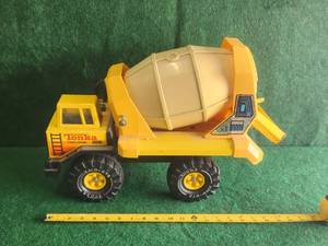 lot 11 image: Tonka - turbo diesel mixer truck