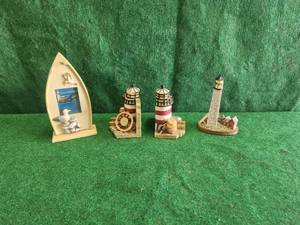 lot 136 image: Seaside themed home decor