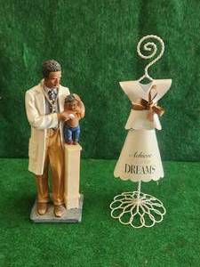 lot 160 image: Collectible Dr figure