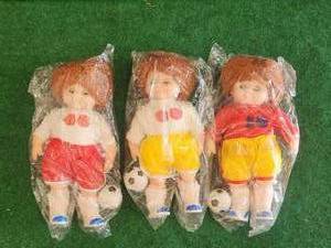 lot 162 image: Collectible dolls - soccer players