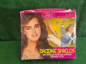 lot 165 image: Brooke Shields collectible doll