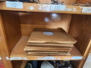lot 176 image: Selection of collectible records