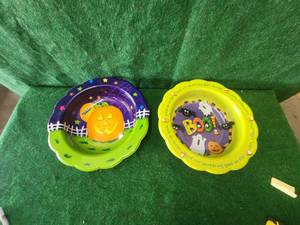 lot 194 image: Halloween bowls