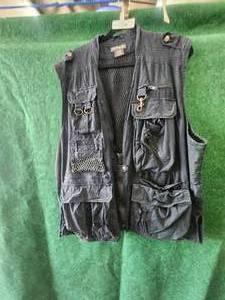 lot 124 image: Black hunters, photographers vest